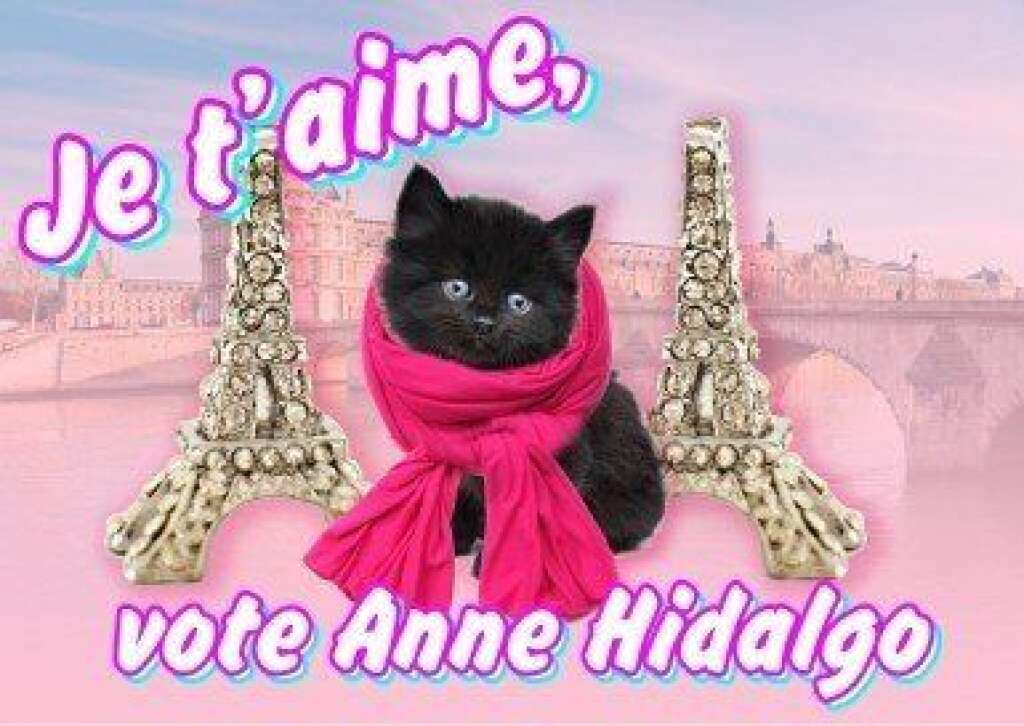 Anne Hidalgo fête l'amour avec du LOL - Quitte à fêter une fête ringarde, la candidate socialiste à la mairie de Paris Anne Hidalgo a poussé la carte du kitsch à fond en dégainant une série de cartes postales décidément très LOL.