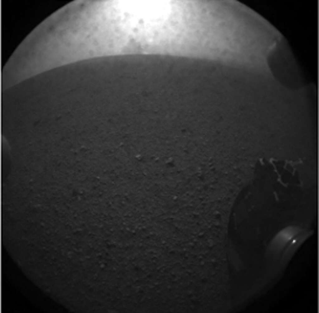 La première image prise par le robot Curiosity sur Mars -