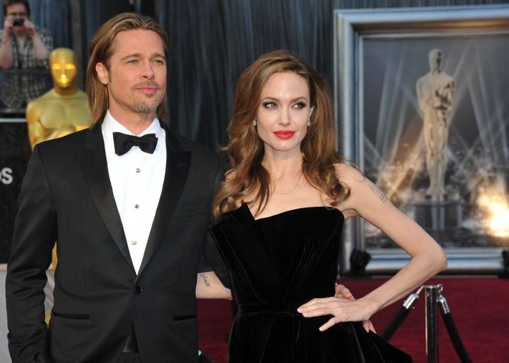 Brad Pitt et Angelina Jolie: le couple hollywoodien - Après avoir laissé tomber Jennifer Aniston, le mâle le plus convoité d'Hollywood a enfin trouvé la femme parfaite: en plus d’être une actrice reconnue (3 Golden Globes), Angelina est ambassadrice à l'Unicef .À eux deux, il incarne le glamour hollywoodien.