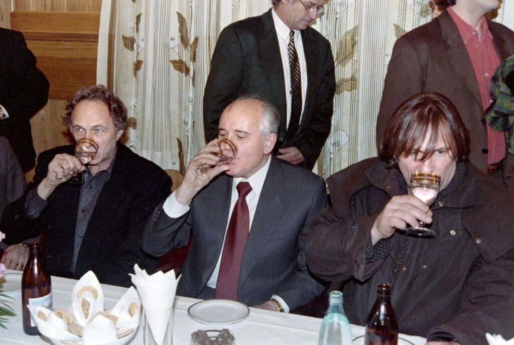 Avec Mikhail Gorbachev, en 1993 à Moscou. -