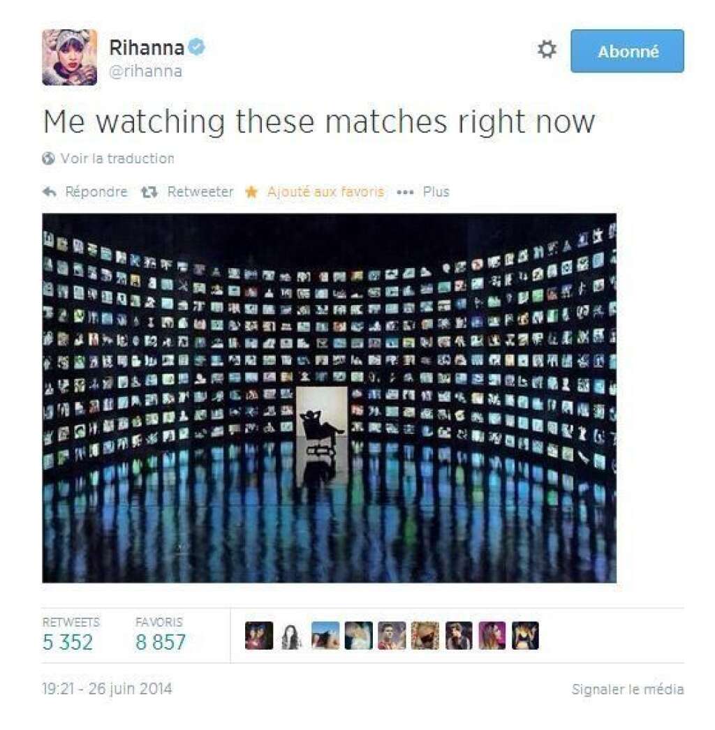 Quand elle a regardé tous les matches à la fois - Rihanna l'a répété tout au long des phases de poules: elle a regardé deux matches à la fois.   Mais comme une image vaut mille mots, elle a trouvé la photo parfaite.