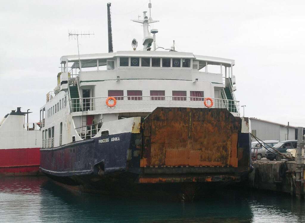 Le "MV Princess Ashika", au large du Tonga (5 août 2009) - Bilan : 74 morts.  Ce ferry-boat effectuait une liaison régulière entre Nuku'alofa et les Ha'apai aux îles Tonga au moment du naufrage. Ce navire n'assurait cette liaison maritime que depuis juillet 2009, un mois seulement avant la tragédie.