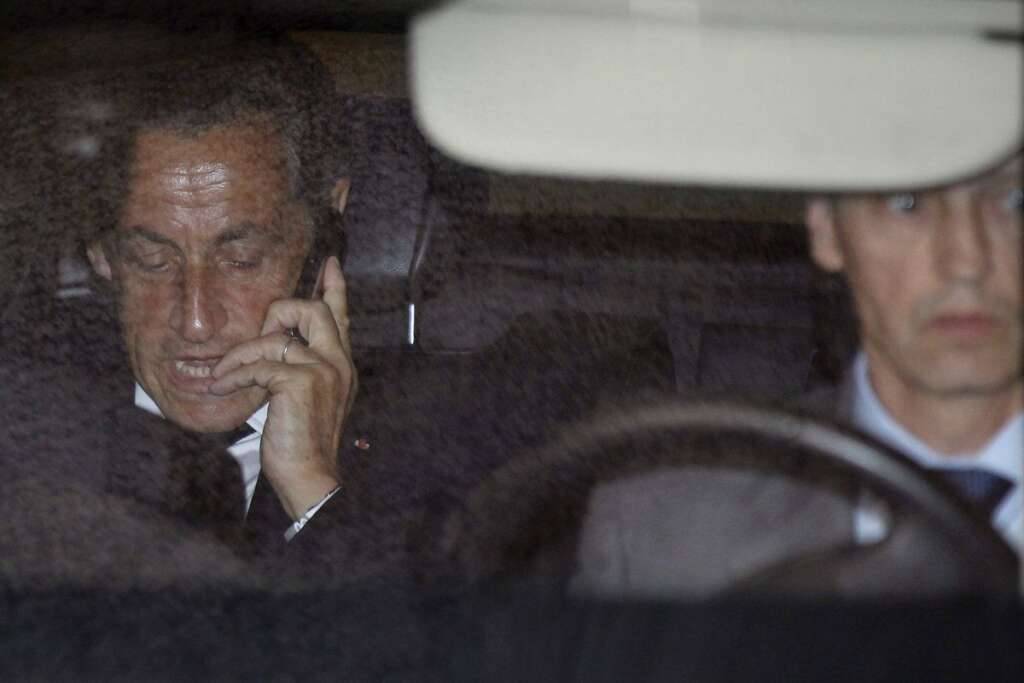 3 septembre 2013: premier téléphone sur écoute - Le parquet financier l'a confirmé lui-même: ce n'est que le 3 septembre 2013 que le premier téléphone portable de Nicolas Sarkozy est placé sur écoute.