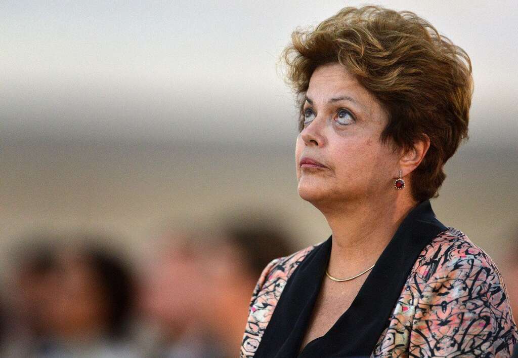 Dilma Rousseff (Brésil) - La présidente du Brésil Dilma Rousseff a déploré mardi la mort du président vénézuélien Hugo Chavez, évoquant "la perte irréparable d'un grand Sudaméricain", d'un "ami du Brésil".  "Nous n'avons pas toujours été intégralement d'accord avec le président Chhavez mais sa disparition représente une perte irréparable. Il était un ami du Brésil et du peuple brésilien", a déclaré Mme Rousseff lors d'une réunion publique.