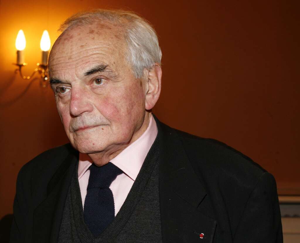 28 décembre - Michel Déon - <p>L'écrivain et académicien, qui fit partie du courant littéraire des "Hussards", est décédé à l'âge de 97 ans.</p>  <p><strong>» Lire notre article complet <a href="http://www.huffingtonpost.fr/2016/12/28/michel-deon-academie-francaise-deces/">en cliquant ici</a></strong></p>
