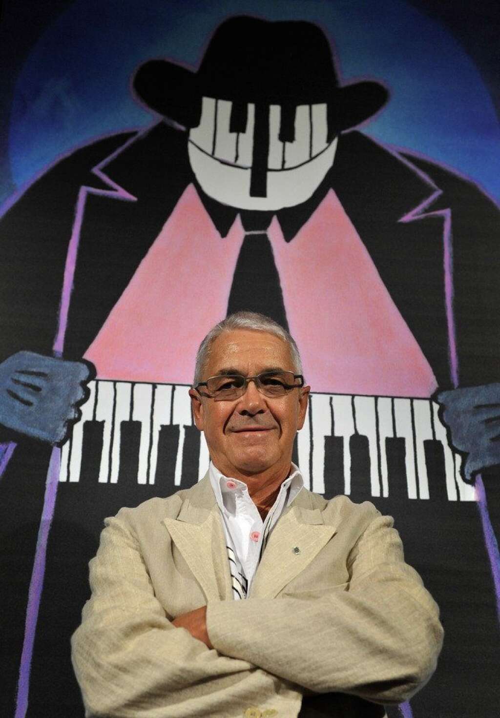 Claude Nobs - Le fondateur du Festival de Jazz de Montreux, est décédé à l'âge de 76 ans. <a href="http://www.huffingtonpost.fr/2013/01/10/claude-nobs-deces-suisse_n_2454440.html">Après une chute à skis de fond</a>, Claude Nobs avait été opéré à Lausanne avant de tomber dans le coma.
