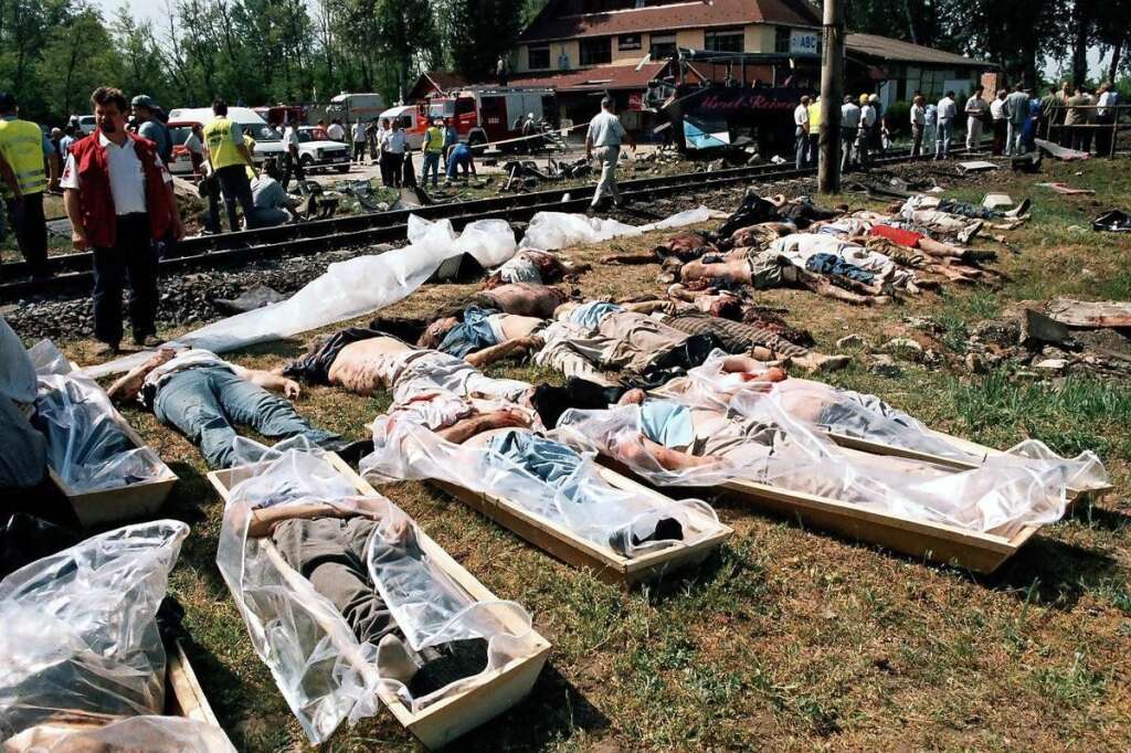 Le 8 mai 2003 en Hongrie - 34 personnes perdent la vie dans une collision entre le train Budapest-Nagykanizsa et un car de retraités allemands à un passage à niveau près de Siofok.