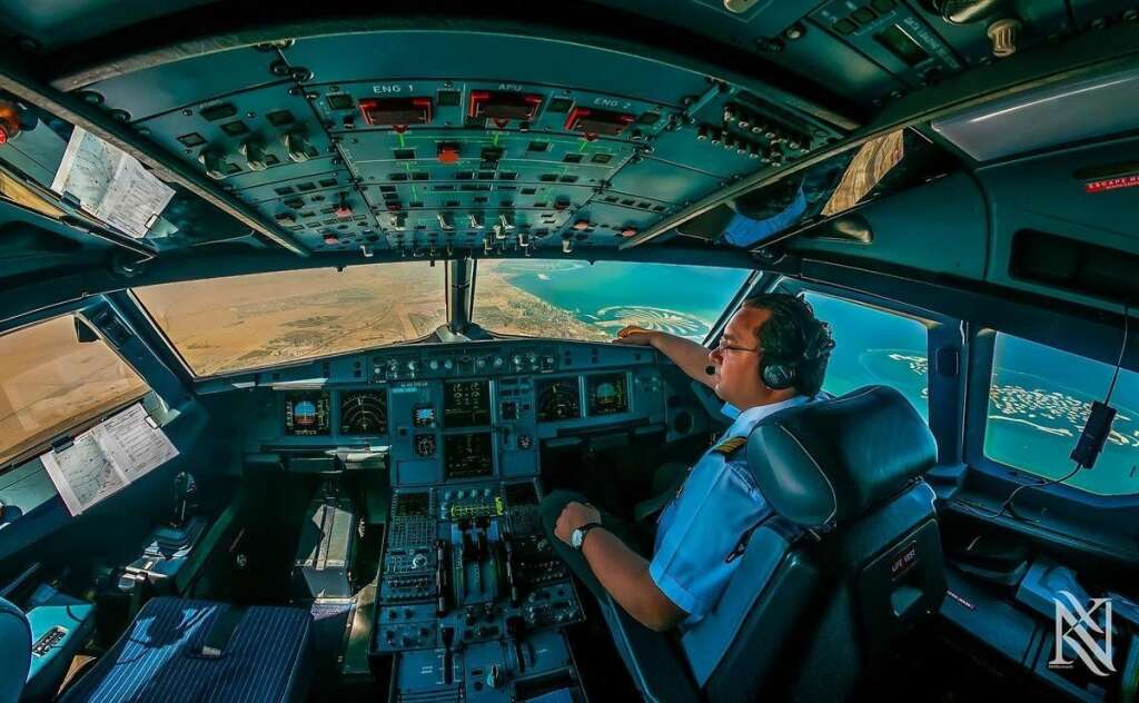 Photos From A Cockpit - <a href="http://www.knxposures.com/" target="_blank">Karim Nafatni</a>