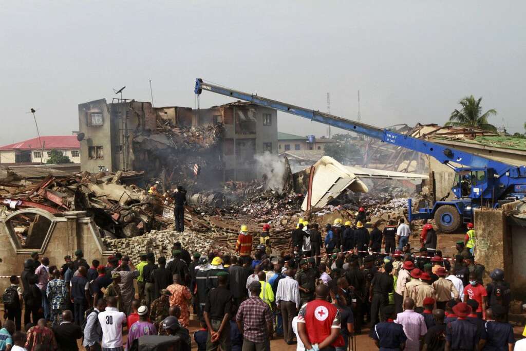 3 juin 2012 - Nigéria - 159 morts - 3 juin 2012: NIGERIA - Un Boeing MD-83 s'écrase sur un quartier de la capitale économique Lagos. On recense 159 morts (dont six personnes au sol).