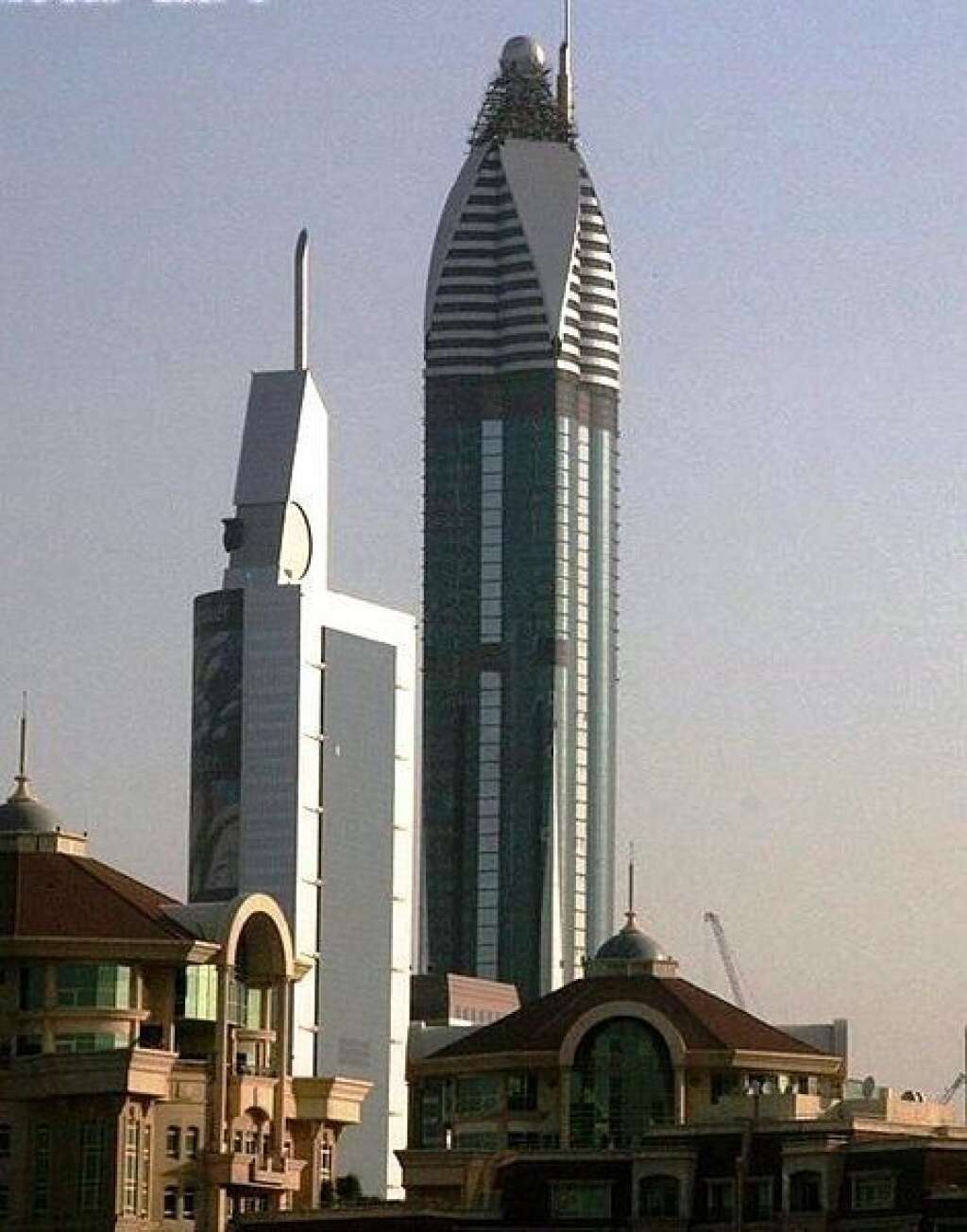 8. La Rose Tower de Dubaï (Emirats Arabes Unis) - Hauteur totale: 333 m Hauteur de l'étage le plus haut occupé : 237 m Hauteur non occupée : 96 m, soit 29% de la hauteur de l'immeuble