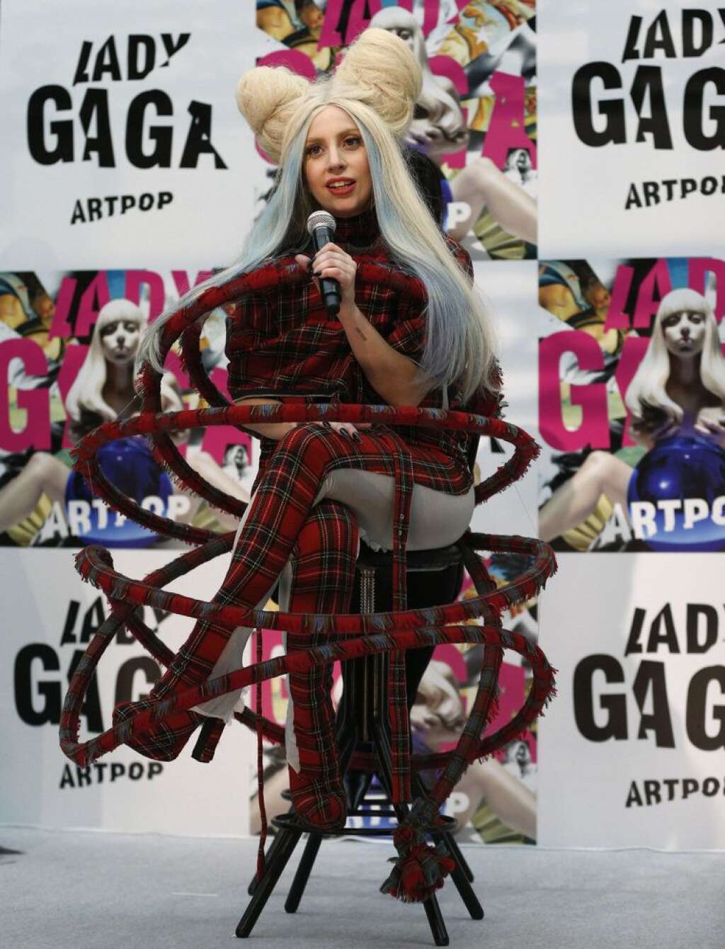 Lady Gaga présente ses Gagadolls -