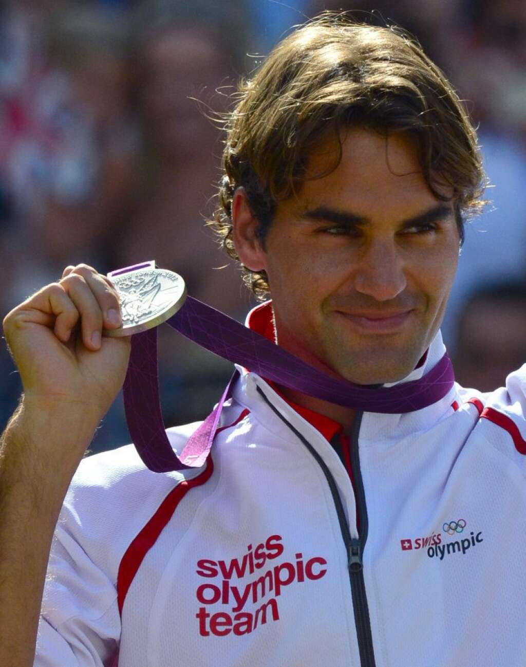 1. Roger Federer - 54.3 millions de dollars - Roger Federer, numéro 1 mondial, a gagné le tournoi de Wimbledon pour la septième fois en juillet dernier. Ses principaux sponsors : Crédit Suisse, Gilette, Lindt, Mercedes Benz, Nike, Rolex, Wilson.