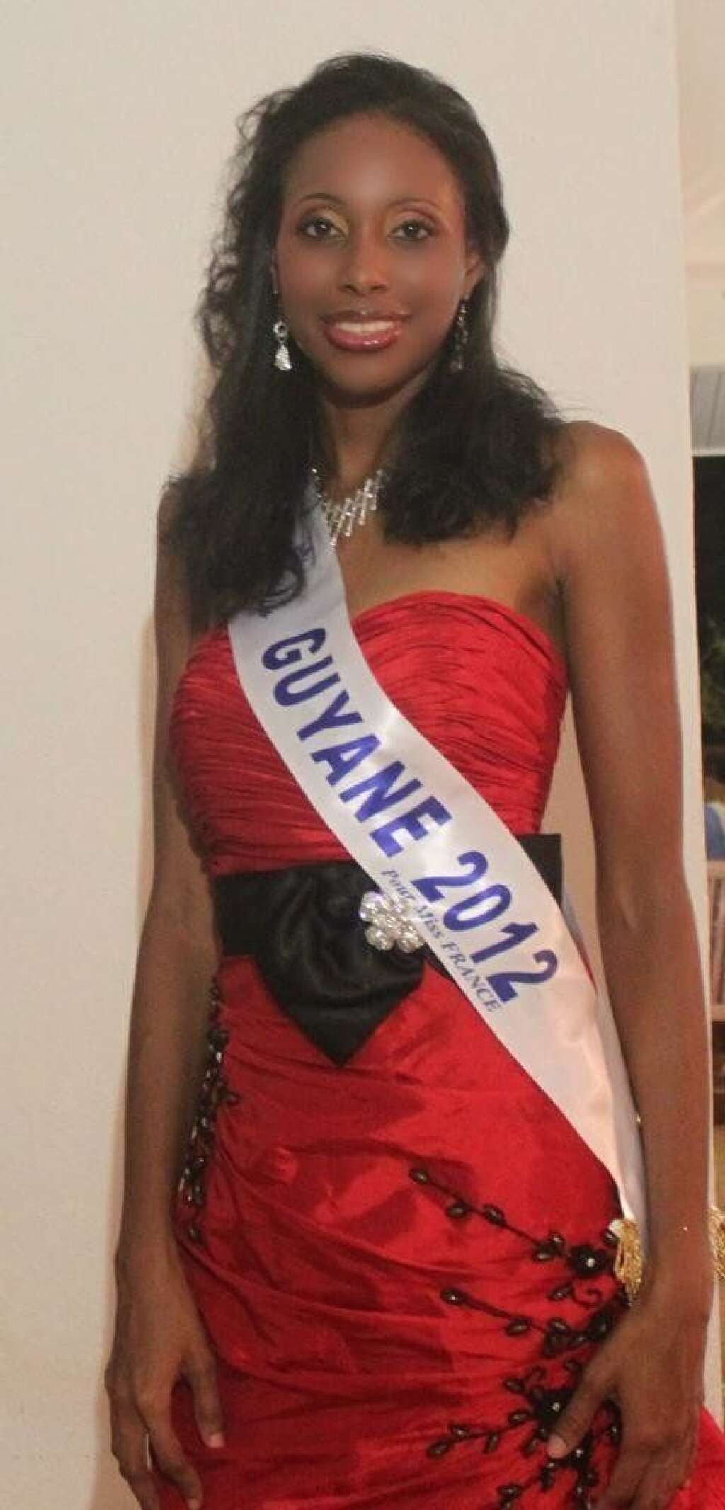 Miss Guyane - Corinne Buzaré    24 ans - 1,79 m    Assistante sociale en hospitalisation à domicile