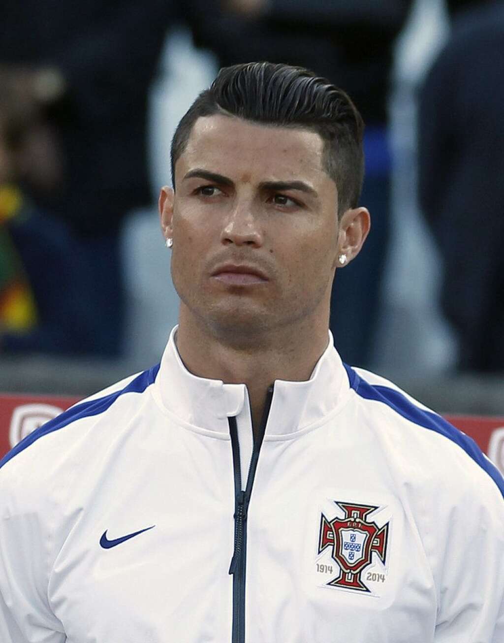 Cristiano Ronaldo (Portugal) - Son club: Real Madrid (Espagne) Poste: attaquant