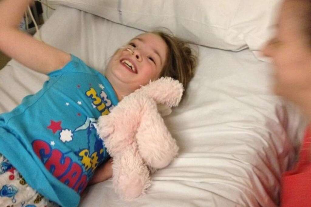 Charlotte se réveille du coma après avoir entendu la chanteuse Adele - Photo de la <a href="http://www.facebook.com/LottieLooAmnesty" target="_hplink">page Facebook</a> de soutien à Charlotte