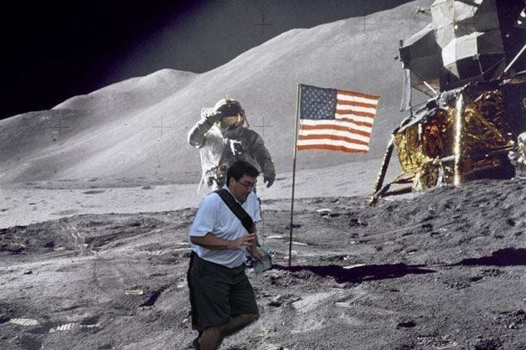 L'homme marche sur la lune -