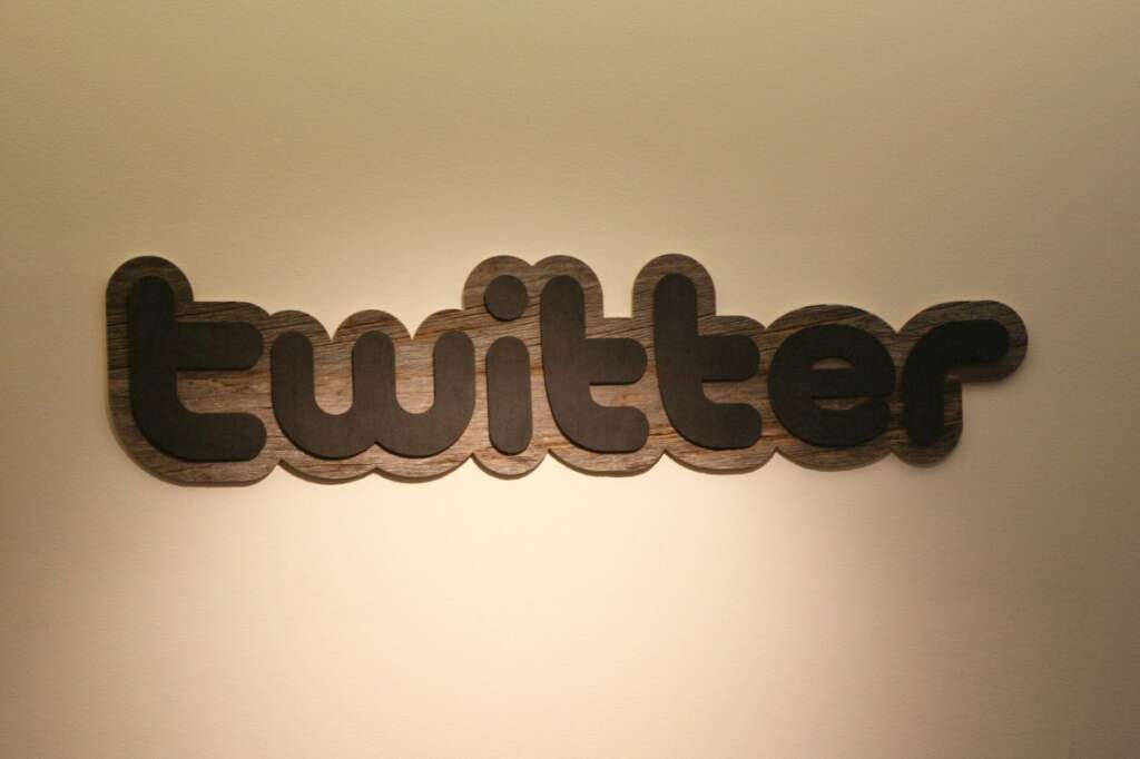 Twitter: 300 millions en 2011 (140 millions actifs) - Soit l'équivalent de la population des Etats-Unis