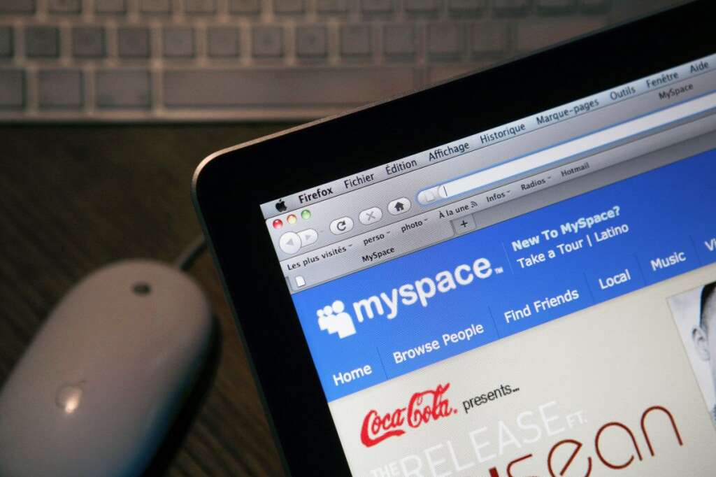 MySpace: 262 millions (mars 2012) - Soit un peu plus que la population de l'Indonésie, le 4ème pays le plus peuplé du monde.
