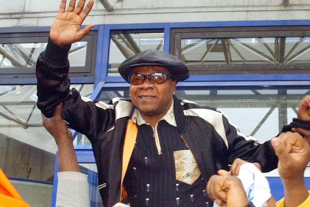 24 avril - Papa Wemba - La légende de la musique congolaise est morte à l'âge de 66 ans, après un malaise survenu sur scène à Abidjan où Papa Wemba participait à un festival de musique.  <strong>» Lire notre article complet <a href="http://www.huffingtonpost.fr/2016/04/24/papa-wemba-mort-chanteur-congo-abidjan_n_9767168.html?1461497861" target="_blank">en cliquant ici</a></strong>