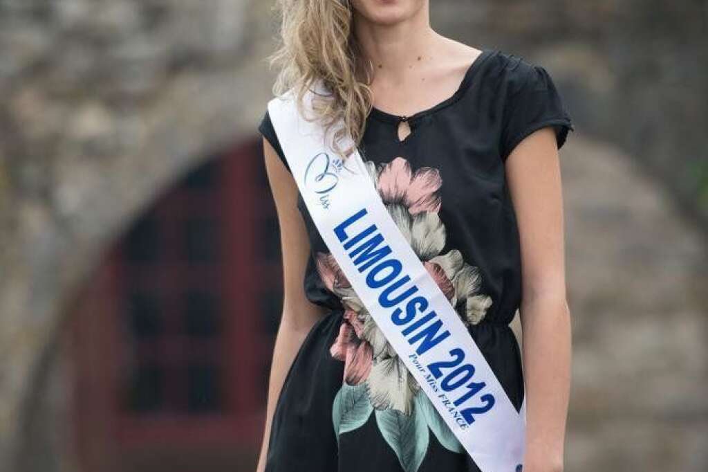 Miss Limousin - Sandra Longeaud    23 ans - 1,72 m    Infirmière