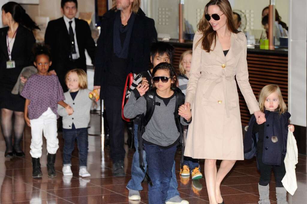 La famille Jolie-Pitt - Angelina Jolie accompagnée de quelques-uns de ses enfants à qui elle a voulu donner des noms plutôt originaux: Maddox Chivan, Zahara Marley, Pax Thien, Shiloh Nouvel, Knox Leon et Vivienne Marcheline.