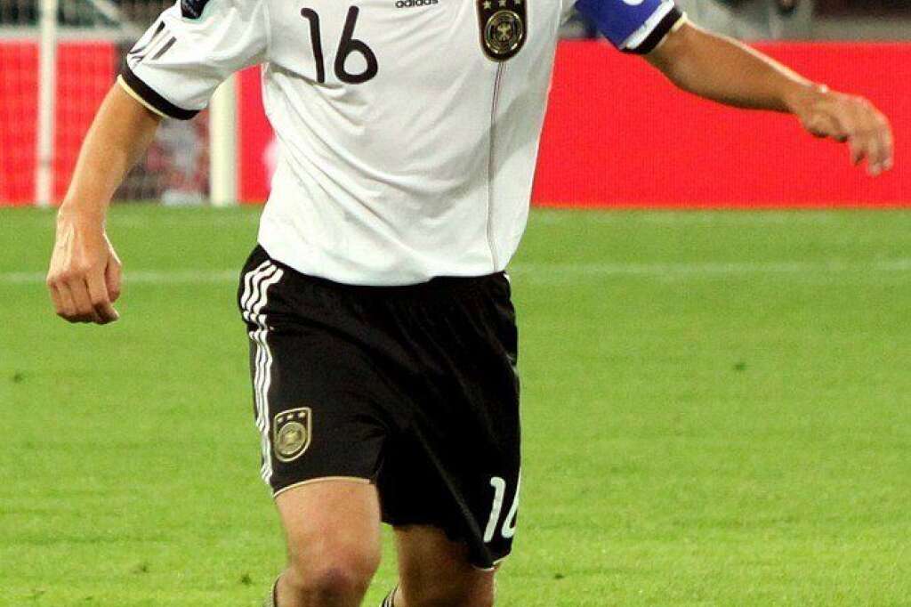 18- Philipp Lahm, 13 millions d'euros - Le défenseur allemand du Bayern Munich touche notamment 10 millions d'euros en salaire.