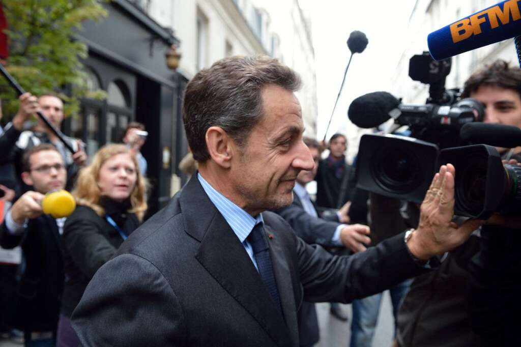 27 novembre 2012: échec de la médiation Sarkozy - Alors que l'intervention d'Alain Juppé n'a rien donné, Nicolas Sarkozy parvient discrètement à rétablir le dialogue entre Jean-François Copé et François Fillon. L'ancien président propose un référendum interne demandant aux militants s'ils souhaitent un nouveau référendum. Mais la médiation échoue à nouveau.