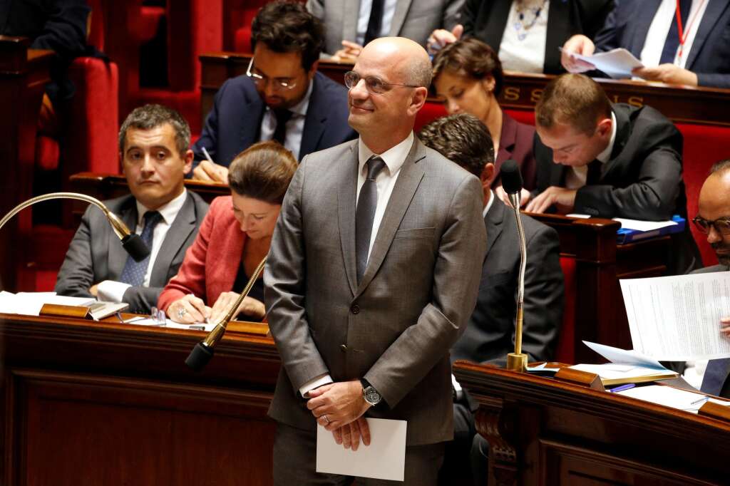 TOP #5: Jean-Michel Blanquer, l'autre ministre populaire - <p>Loin des joutes politiques nationales, le maire de Bordeaux est exposé depuis quelques semaines avec la publication de son "dictionnaire amoureux" de la cité girondine. Avant de penser à une nouvelle candidature aux municipales en 2020, il va devoir faire un choix en vue des européennes.</p>  <p><strong>Opinions positives:</strong> 8 (-1)<br /> <strong>Opinions négatives:</strong> 51 (+1)<br /> <strong>Score net:</strong> -7 (-1)</p>