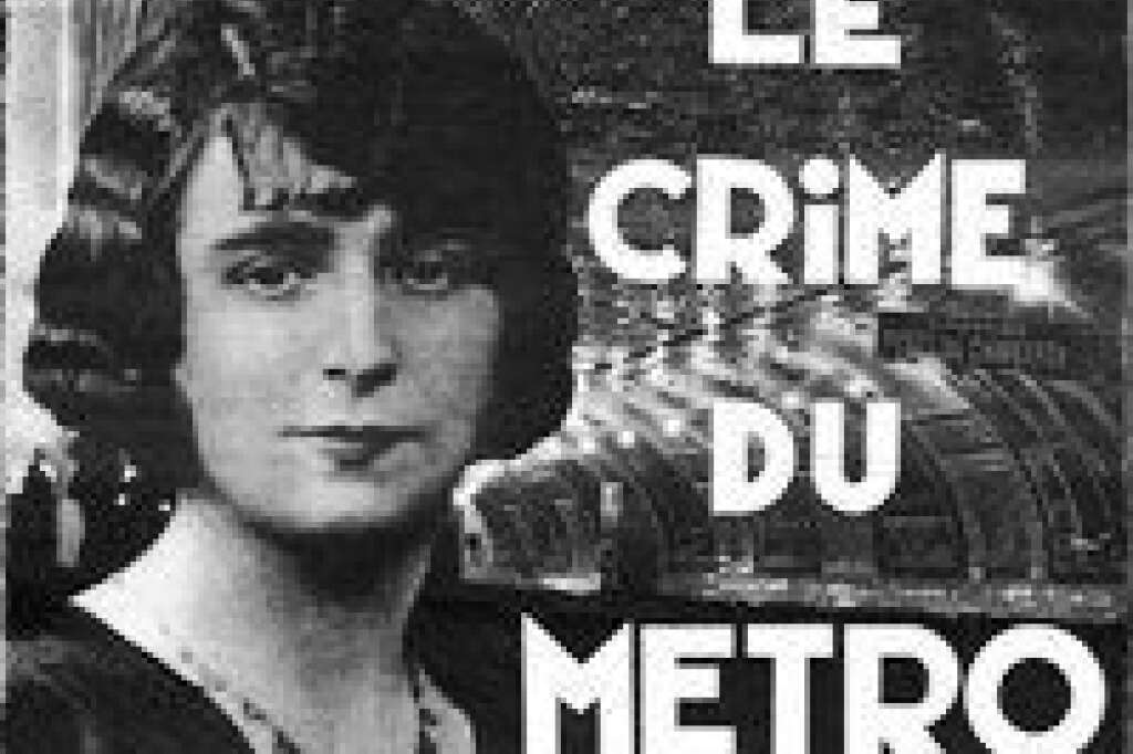 L'affaire Laetitia Tourreau - A en croire l'exposition "100 ans de la Police Judiciaire de Paris", "Laetitia Tourreau est victime du 1er crime dans le métro". Un dimanche de 1937, la jeune femme s'écroule dans le métro: on lui a planté un couteau dans le cou. Elle meurt dans l'ambulance avant d'arriver à l'hôpital.   <a href="http://www.lexpress.fr/actualite/societe/justice/le-crime-etait-vraiment-parfait_488808.html" target="_hplink"><em>L'Express</em></a> rappelle que la police ne parviendra pas à retrouver le coupable mais le fait divers passionne la presse. Le magazine explique: "Les nombreux témoignages de ses proches la décrivent comme discrète, cachottière. La presse se passionne pour cette héroïne mystérieuse. Paris-Soir révèle qu'elle a été détective pour l'agence de son parrain de la Ligue du bien public. Plusieurs enquêtes de police montrent que des inspecteurs ont fait appel à elle. [...] Etait-elle espionne?". Le mystère reste entier.