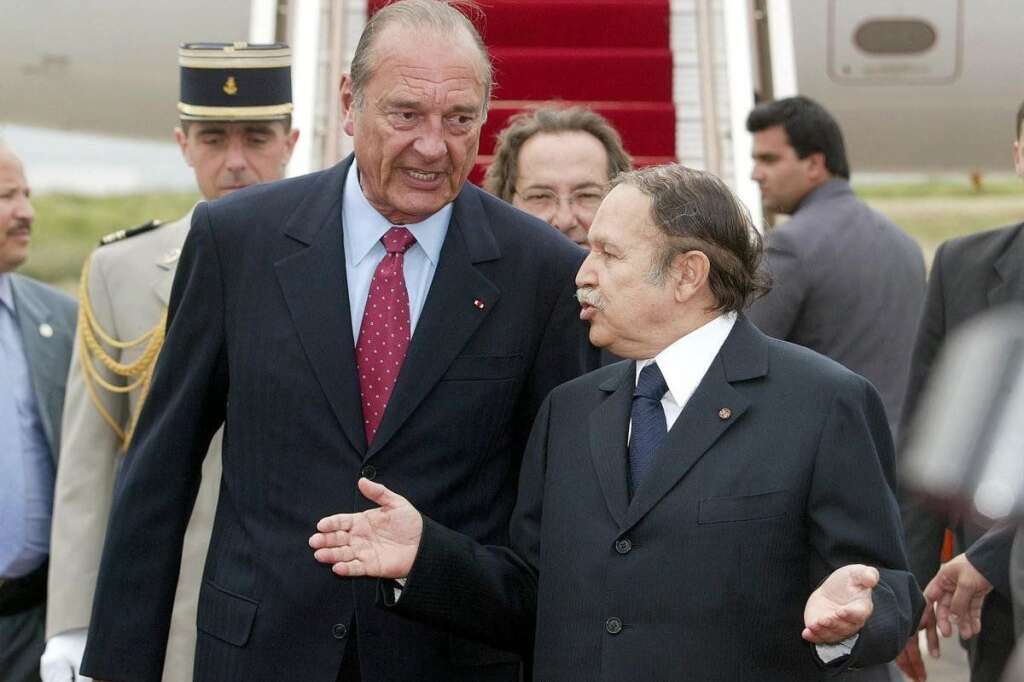 Un an plus tard, Jacques Chirac de retour à Alger - 15 avril 2004: Une semaine après la réélection d'Abdelaziz Bouteflika, Jacques Chirac se rend à Alger, où il se prononce pour un traité d'amitié entre les deux pays.