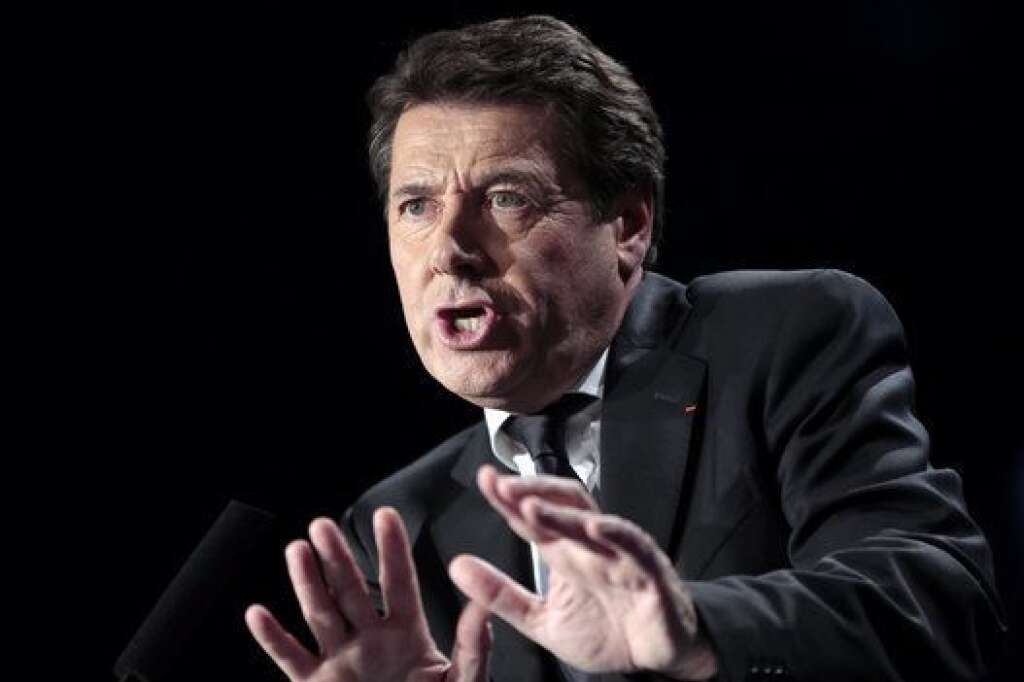 Christian Estrosi - Le maire de Nice a profité du campus des jeunes UMP organisé dans sa ville les 6 et 7 septembre pour appeler au retour de Nicolas Sarkozy. "J'appelle ici, à Nice, Nicolas Sarkozy pour qu'il reprenne la direction de notre mouvement. Je serai à ses côtés", a lancé l'ancien ministre de l'Industrie.