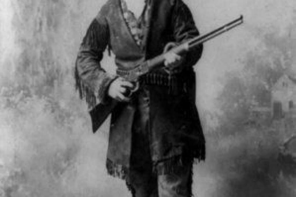 Calamity Jane (1850/52/56 - 1er août 1903) - Martha Jane Cannary, la célèbre aventurière partie à la conquête de l'Ouest, a participé aux guerres indiennes.  Elle se serait travestie à deux reprises pour tenter de s'enrôler dans l'armée.