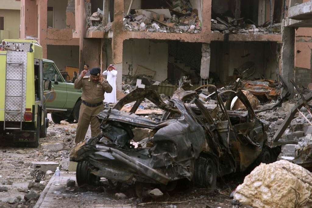 12 mai 2003 - 35 morts dont 9 Américains dans un triple attentat suicide contre un ensemble résidentiel de Ryad en Arabie Saoudite.