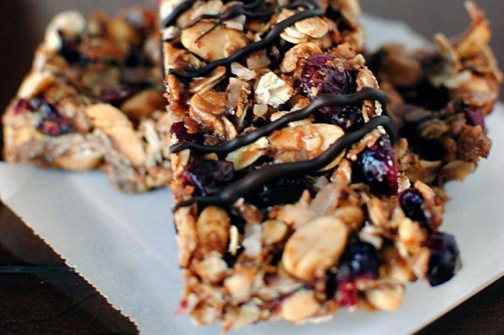 Nutella & Peanut Butter Granola Bars - <strong>Get the <a href="http://passthesushi.com/nutella-peanut-butter-granola-bars-3-0/">Nutella & Peanut Butter Granola Bars recipe</a> by Pass The Sushi</strong>