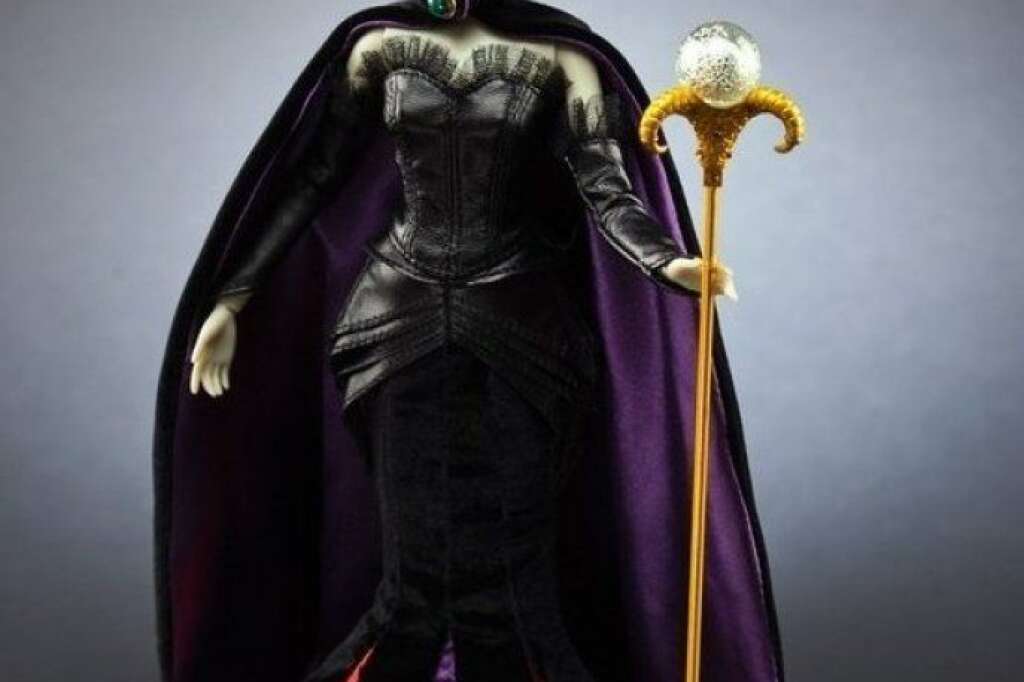 Maleficent Doll - via <a href="http://pinterest.com/pin/72831718944510647/" target="_hplink">Pinterest</a>
