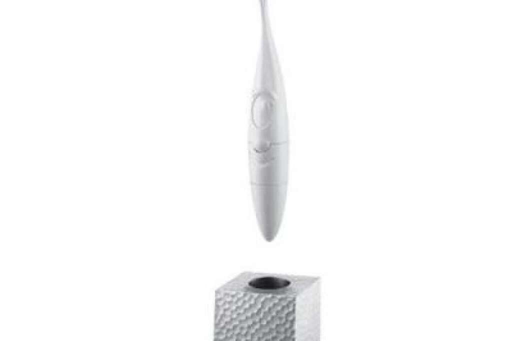 La brosse à dent - En 2000, Starck créait la plus mémorable des brosses à dent électrique.