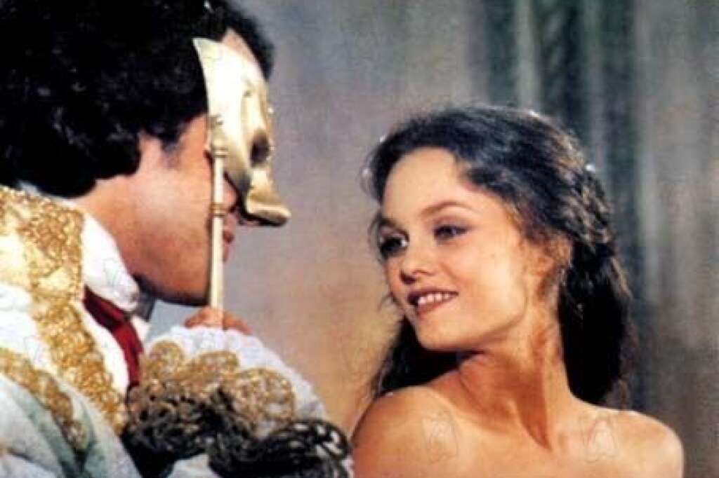 Un amour de sorcière - 1997, Vanessa Paradis joue aux côtés de Jean Reno et Jeanne Moreau, dans un film fantastique de René Manzor.