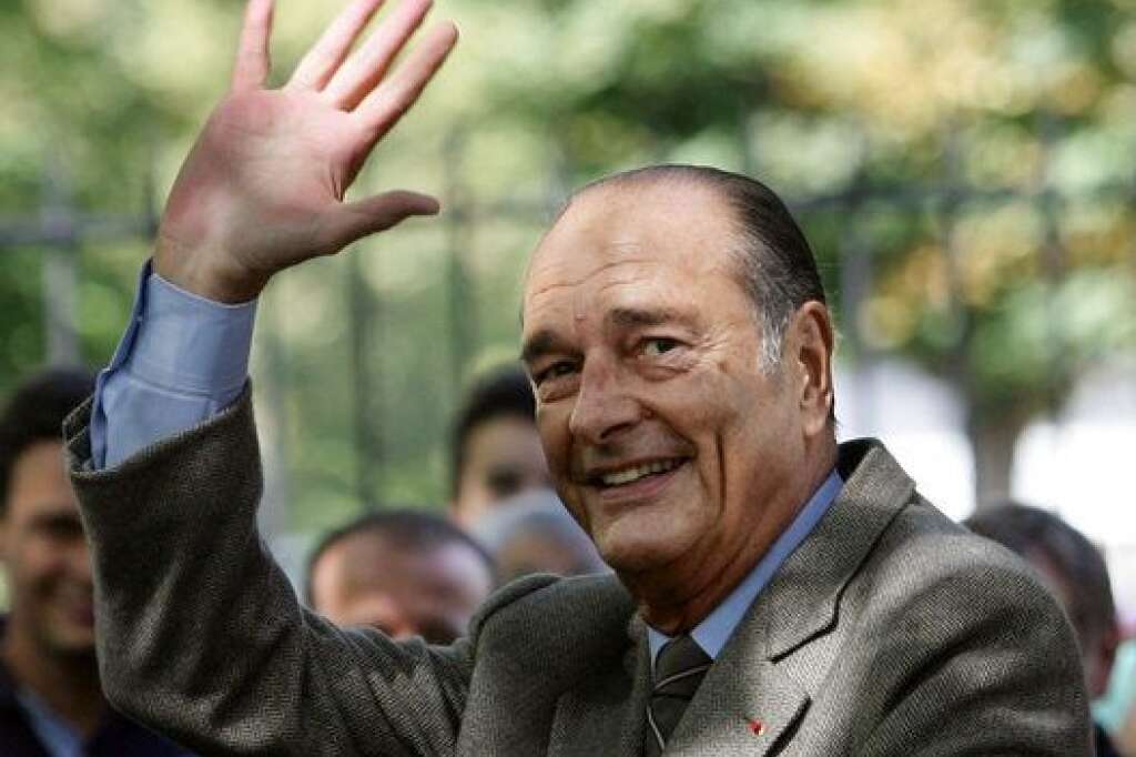 Jacques Chirac - Le président de la République a été hospitalisé une semaine au Val-de-Grâce en septembre 2005 suite à "un petit accident vasculaire cérébral". On le voit ici à la sortie de l'établissement.
