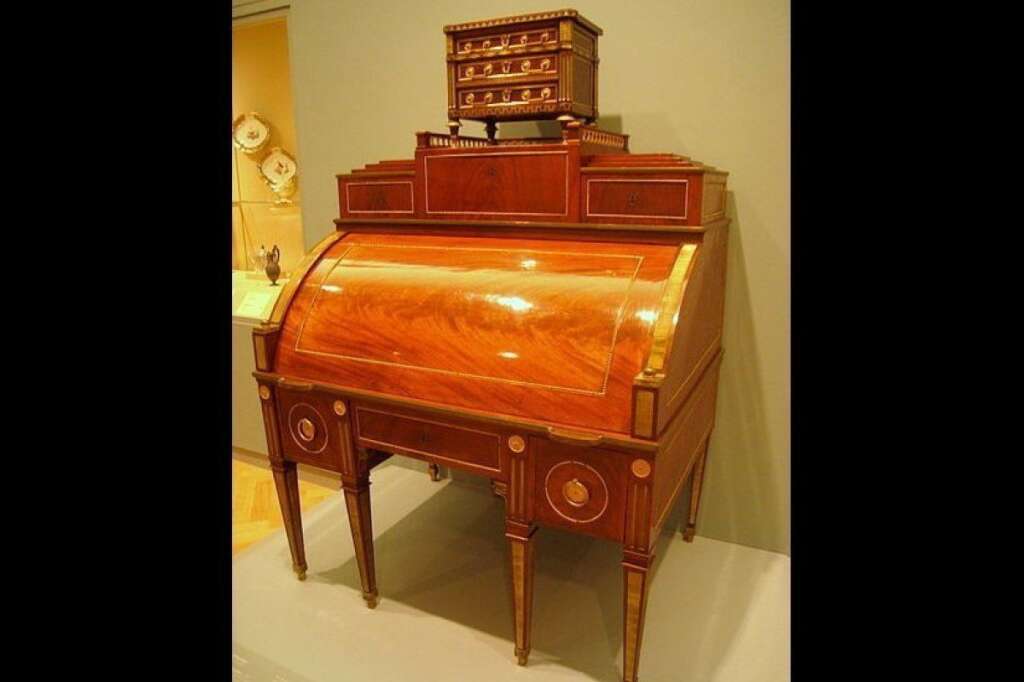 David Roetgen - Bureau à cylindre  <em>Env. 1785, exposé au Carnegie Museum of Art, Pittsburgh, Pennsylvania, USA.</em>