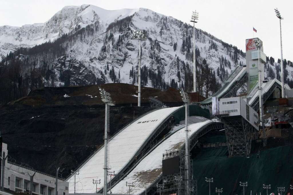 Complexe de tremplins Russkie Gorki - Saut à ski, combiné nordique.  15.000 places.