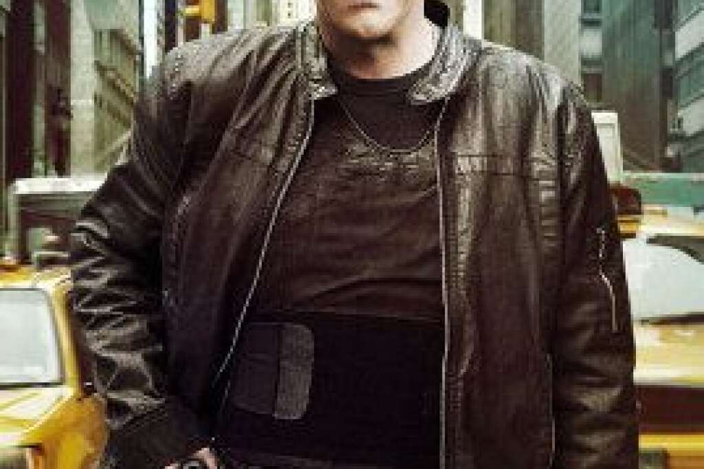 1. Jack Bauer - Le personnage principal de la série 24h chrono est en tête de tous les classements à 50% : plébiscité par l’ensemble des répondants, Jack Bauer séduit pourtant moins les non-bacheliers  (41%) et les habitants du Sud-Ouest (44%).   <strong>Mais au fait, qui est-ce?</strong> Jack Bauer est l'un des meilleurs agents de la cellule antiterroriste de Los Angeles.