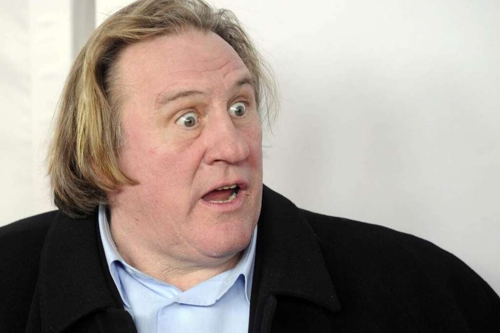 Gérard Depardieu Absent à Sa Convocation Au Tribunal Alors Que Des Dizaines De Journalistes L