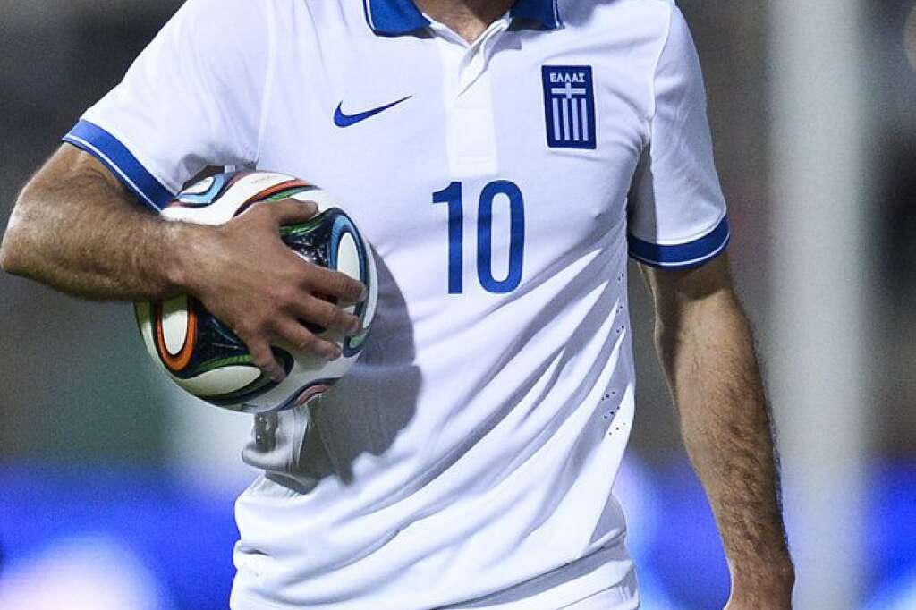 Giorgios Karagounis (Grèce) - Son club: Fulham (Angleterre) Poste: milieu