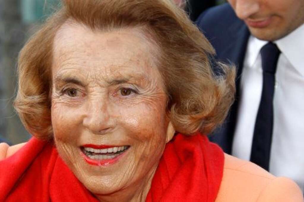 21 septembre - Liliane Bettencourt - <p>Liliane Bettencourt, héritière du groupe L'Oréal et femme la plus riche du monde, est décédée à l'âge de 94 ans. Sa fortune était estimée à 33 milliards d'euros selon <a href="https://www.forbes.fr/classements/classement-forbes-2017-les-femmes-les-plus-riches-du-monde/" target="_blank">le classement de <em>Forbes</em></a>.</p>  <p><strong>» <a href="http://www.huffingtonpost.fr/2017/09/21/liliane-bettencourt-femme-la-plus-riche-du-monde-est-morte_a_23218109/">Cliquez ici</a> pour lire notre article complet</strong></p>