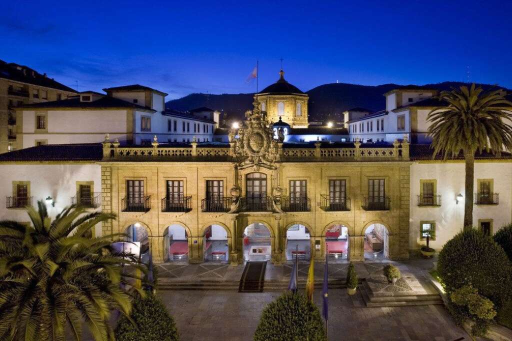 8. Melia Hotel de la Reconquista (Oviedo, Film: Vicky Cristina Barcelona) - Vue extérieure