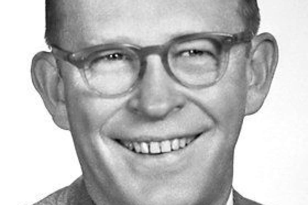 1960 : Willard Libby - Libby est récompensé du Prix Nobel de Chimie "pour sa méthode de datation par le carbone 14 utilisable en archéologie, géophysique, et dans d'autres domaine de la science." Le carbone 14, ça ne vous dit rien? Rendez-vous dans la diapositive suivante.