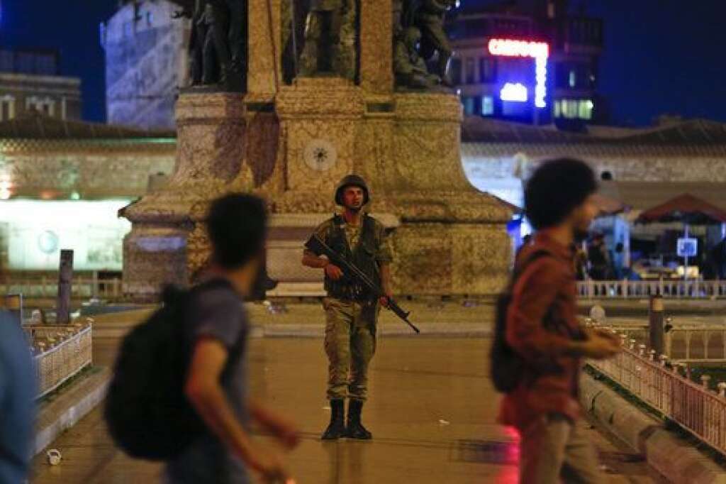 A Turkish military stands guard in the Taksim Square in Istanbul, Turkey, July 15, 2016.   REUTERS/Murad Sezer