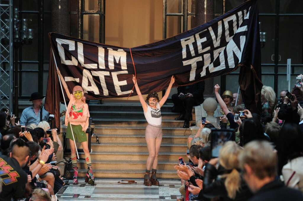 Vivienne Westwood à Paris pour le show "Climate Revolution" -