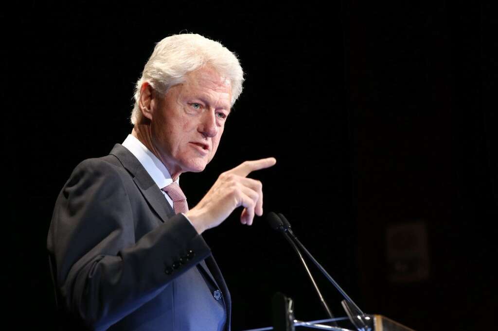 Bill Clinton - L'ex-Président américain retrouvera le reste de la délégation US sur place à Soweto. Il sera accompagné de son épouse Hillary Clinton.