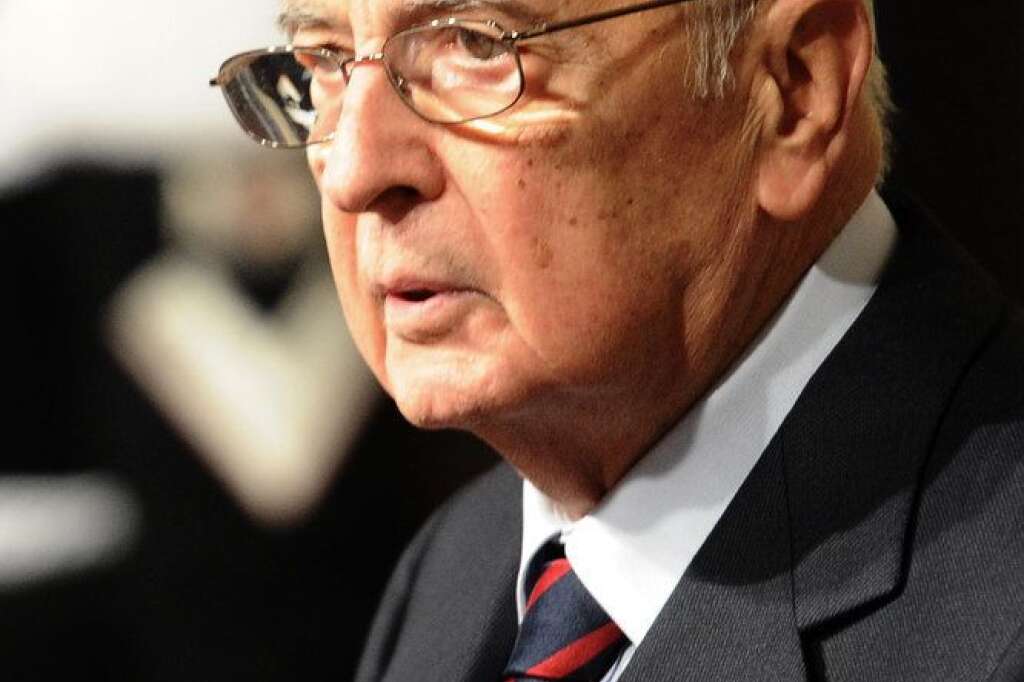 Giorgio Napolitano - C'est le président de la République italienne. Après le démission de Silvio Berlusconi en 2011, il nomme Mario Monti et son équipe technique à la tête de l'Etat sans organiser d'élection.